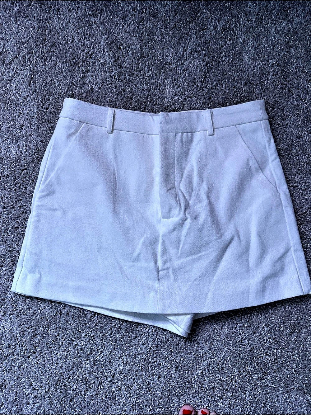 NWOT VICI High-Waist Shorts in White Size Medium
